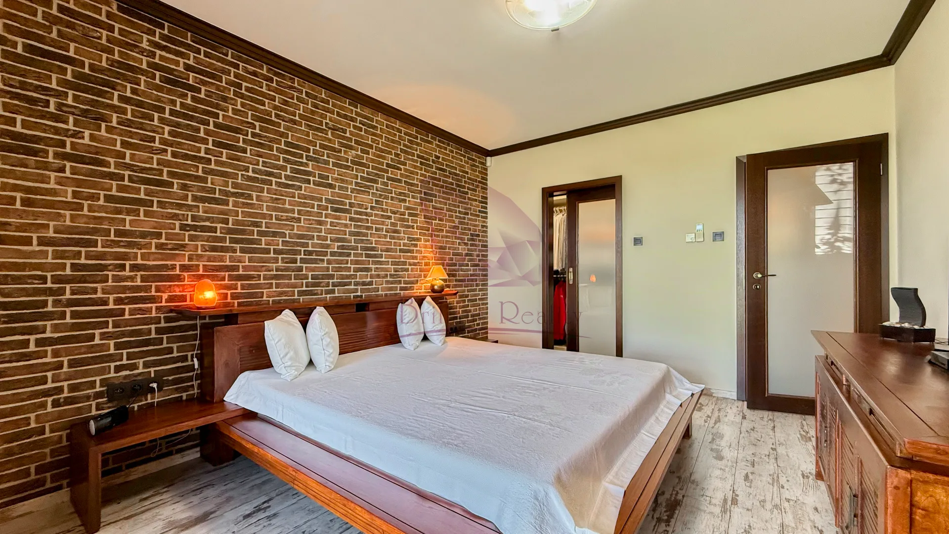 Exkluzívna ponuka: Luxusná vila s vlastnou plážou a priamym vstupom do jazera v obci Reca - foto 29
