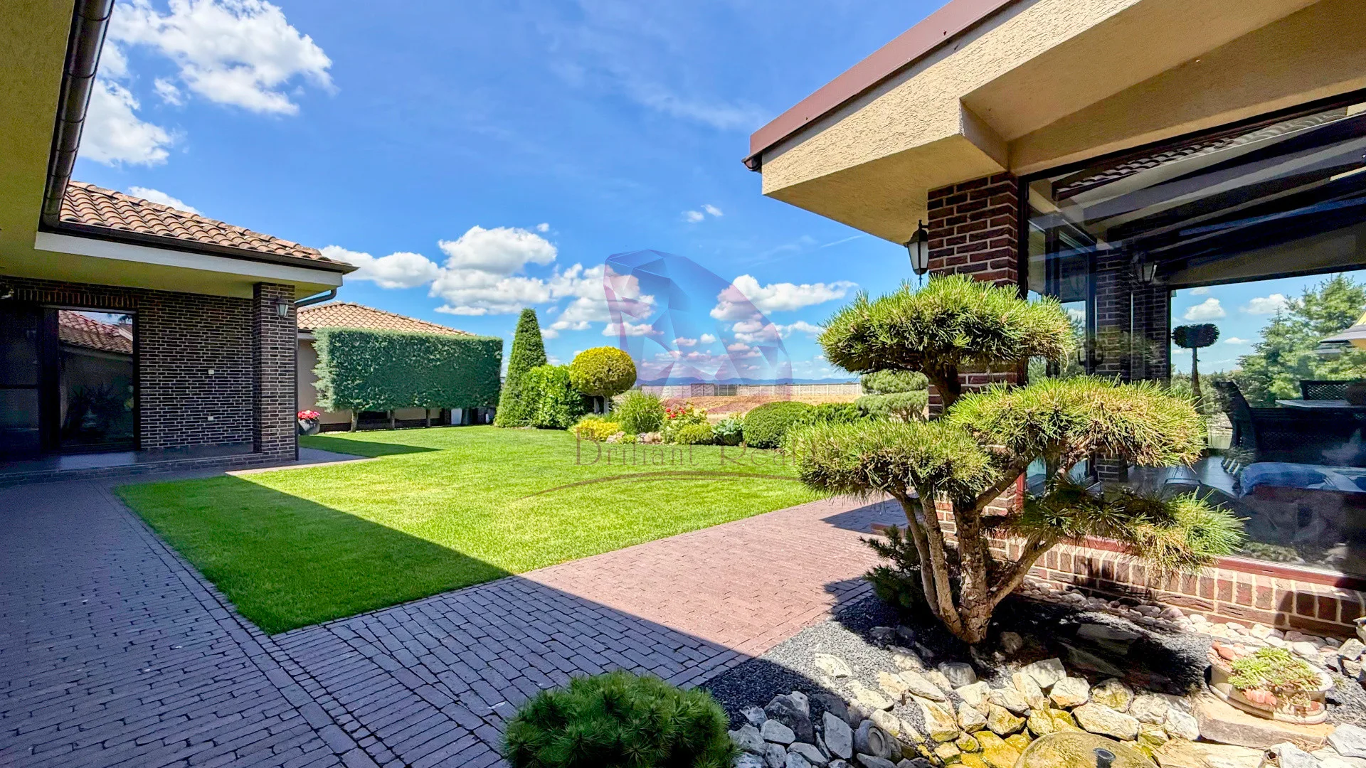 Exkluzívna ponuka: Luxusná vila s vlastnou plážou a priamym vstupom do jazera v obci Reca - foto 36
