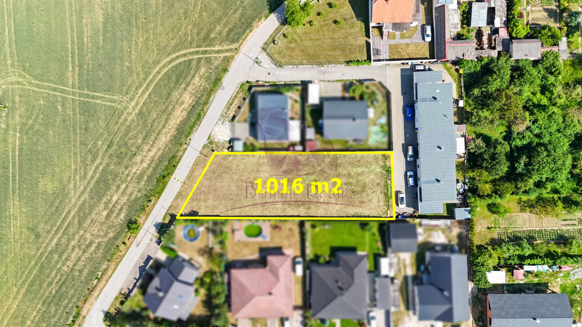 Na predaj atraktívny stavebný pozemok o výmere 1 016 m² v obci Trstín - foto 6