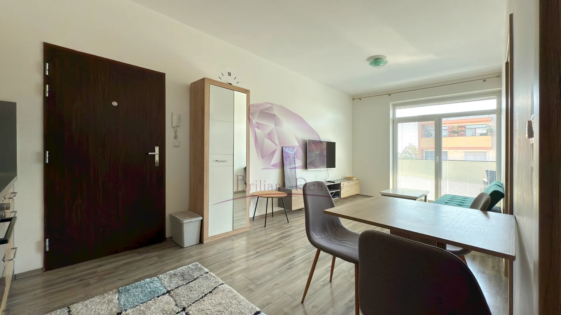 Prenájom štýlového 2-izbového bytu s balkónom a parkovaním v obľúbenej lokalite Nová Tehelňa – Senec - foto 2