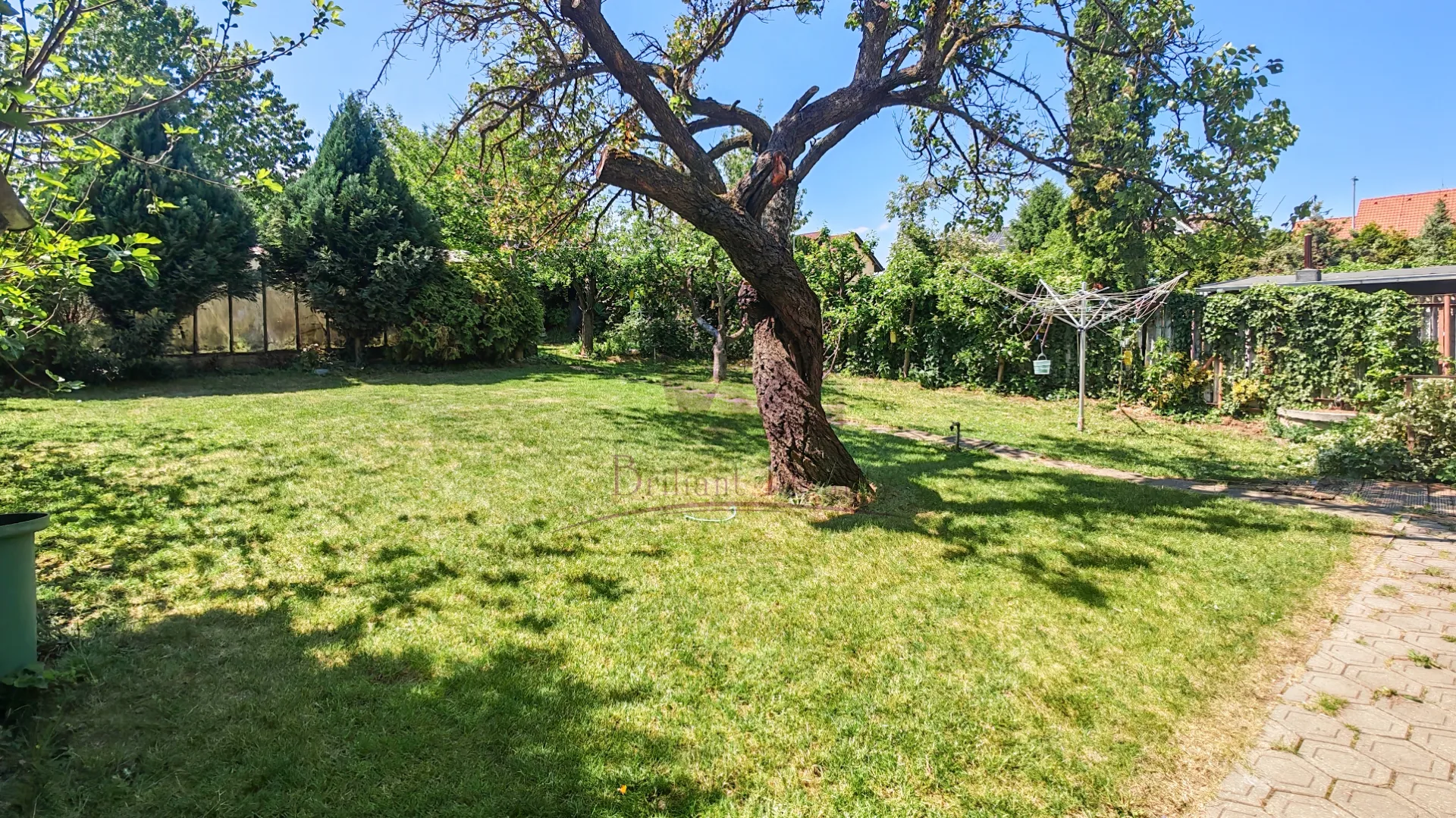 Priestranný 6-izbový rodinný dom v Bielom Kostole – bývanie bez kompromisov - foto 16