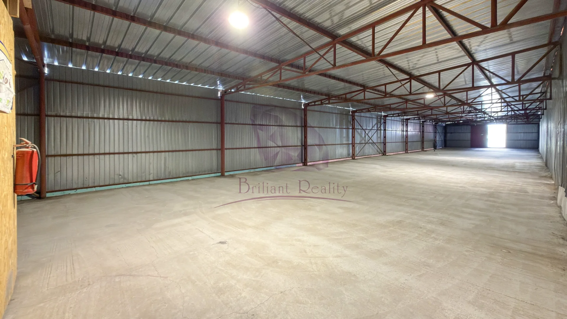 Na prenájom hala o výmere 400 m2 Staviteľská 3 Bratislava - foto 3