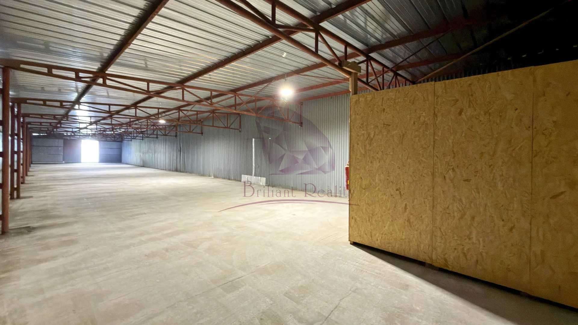 Na prenájom hala o výmere 400 m2 Staviteľská 3 Bratislava - foto 5