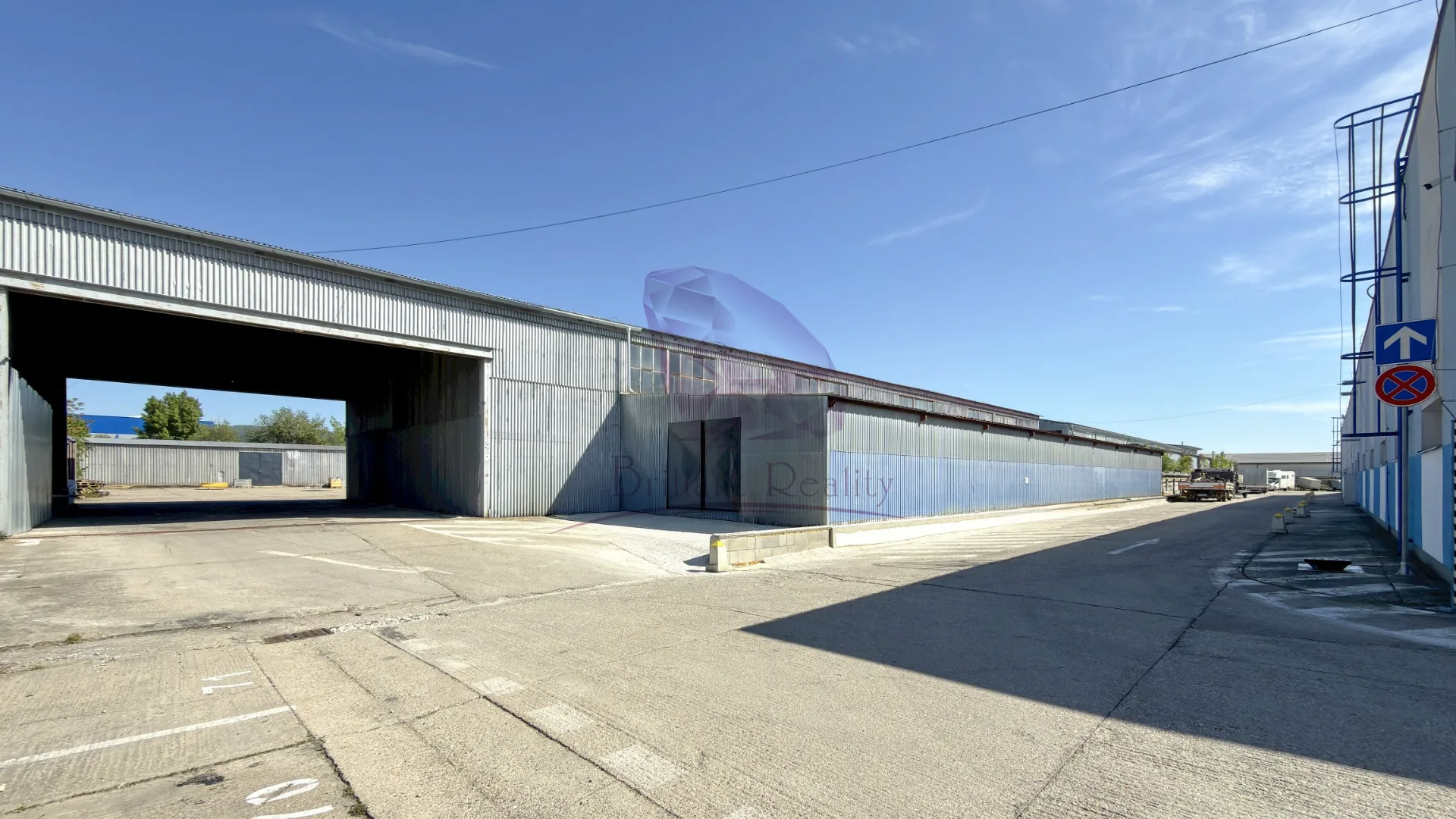 Na prenájom hala o výmere 400 m2 Staviteľská 3 Bratislava - foto 7