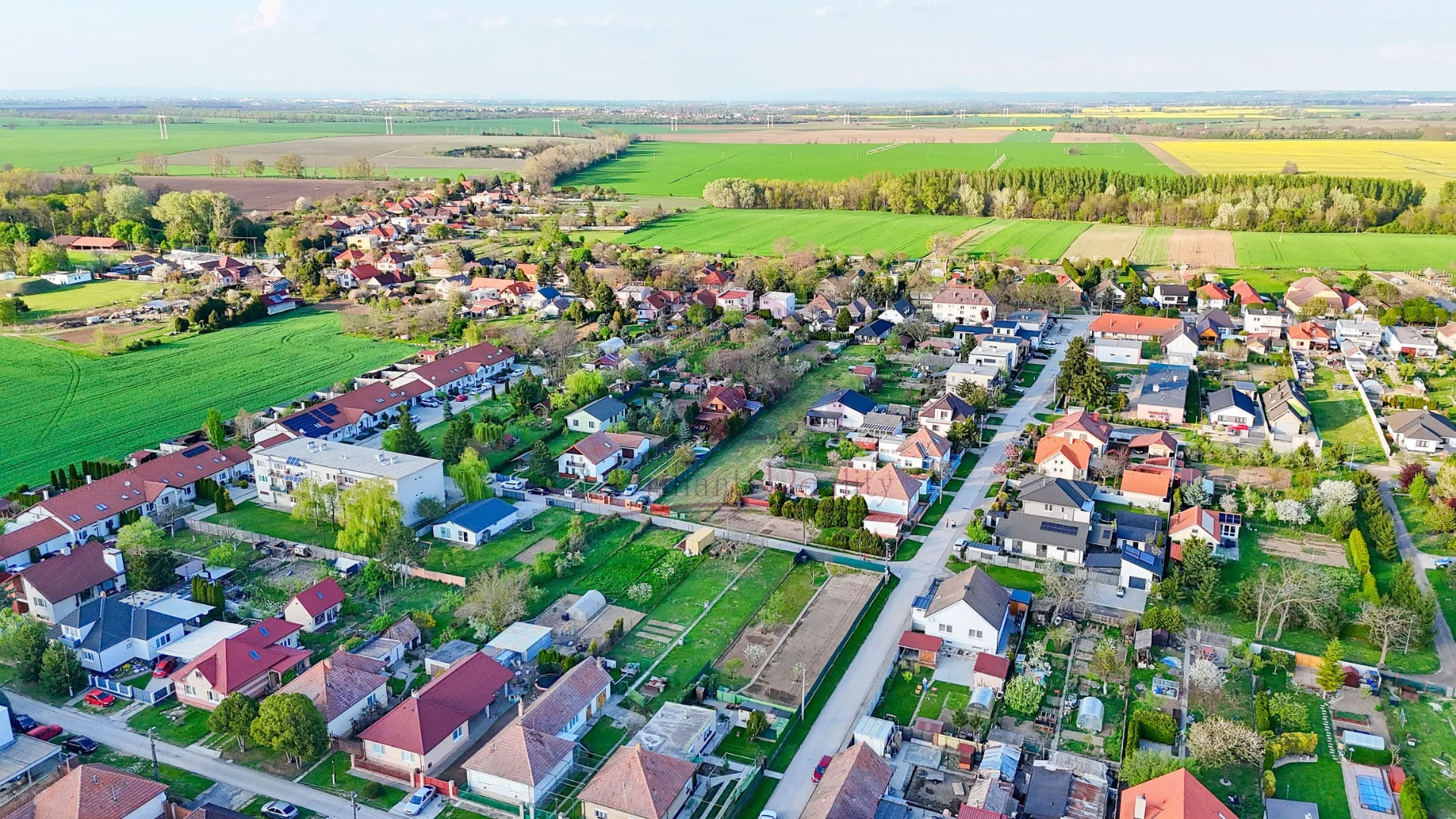 Na predaj sólo stavebné pozemky v atraktívnej lokalite priamo v centre obce Abrahám - foto 10