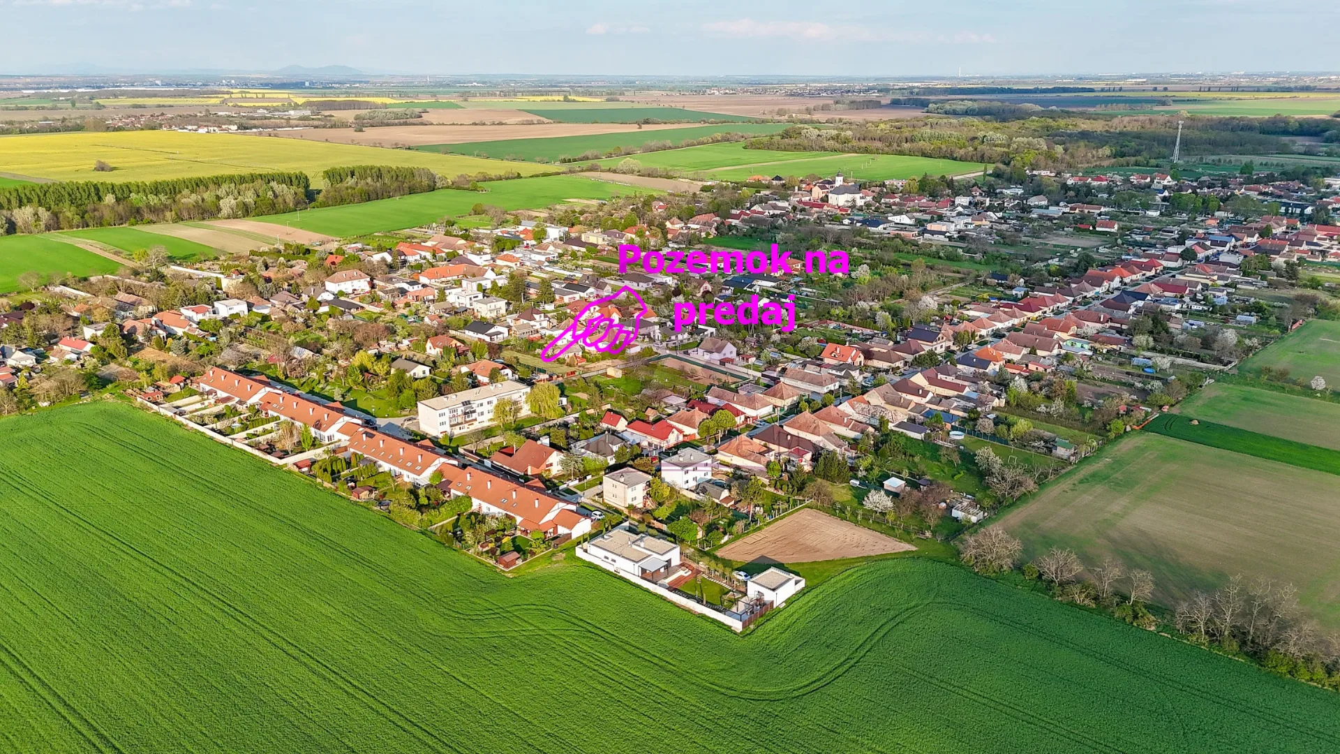 Na predaj sólo stavebné pozemky v atraktívnej lokalite priamo v centre obce Abrahám - foto 2