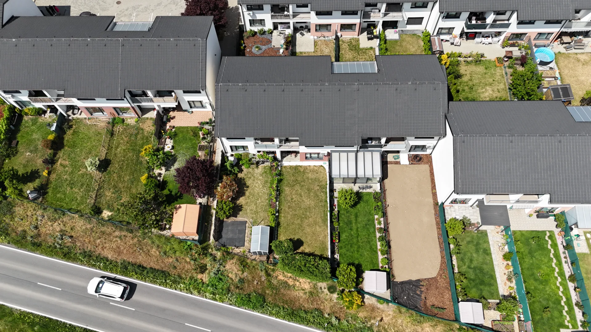 Moderný 1,5-izbový byt s parkovacím miestom - foto 3