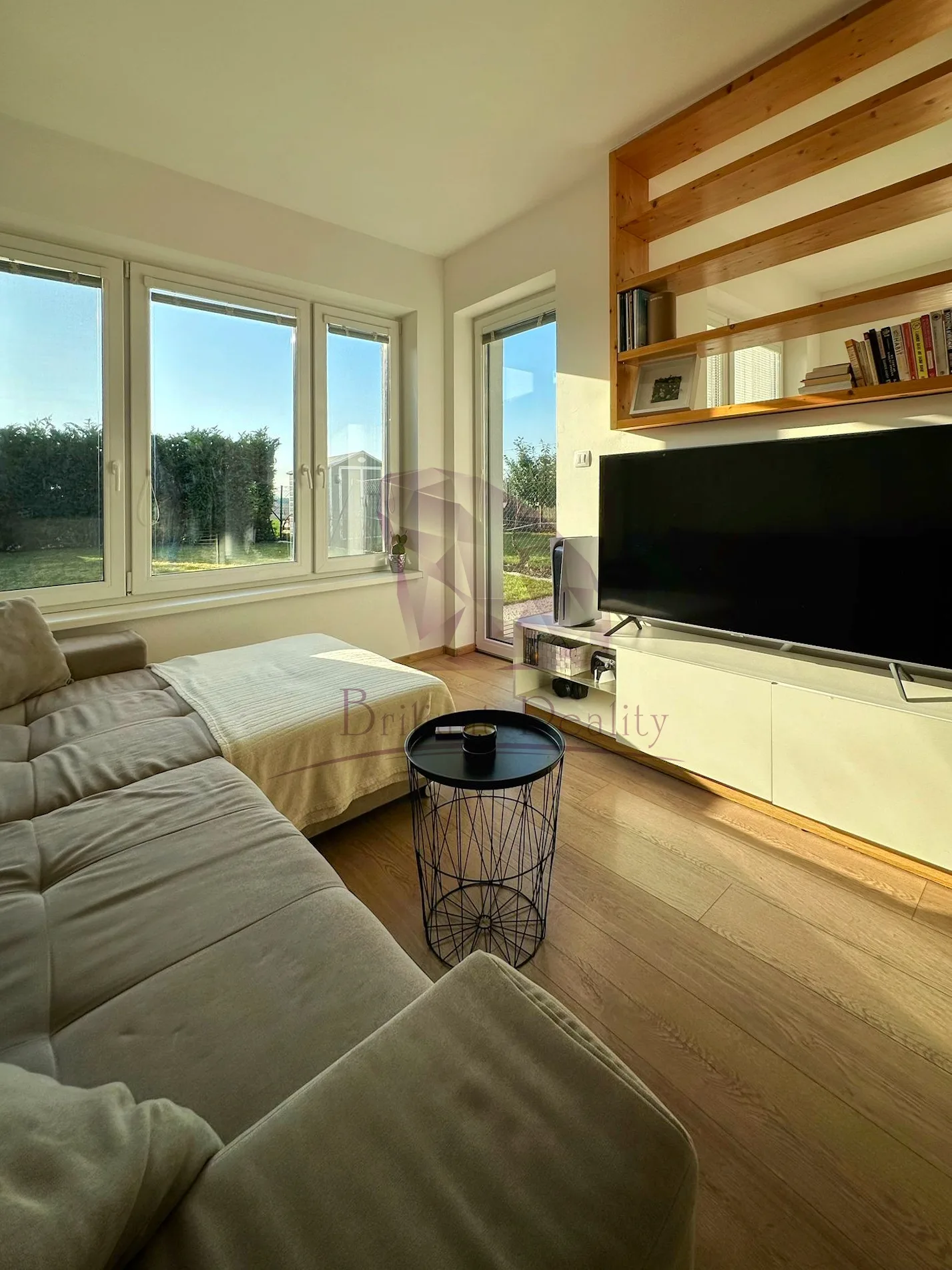 Moderný 1,5-izbový byt s parkovacím miestom - foto 6