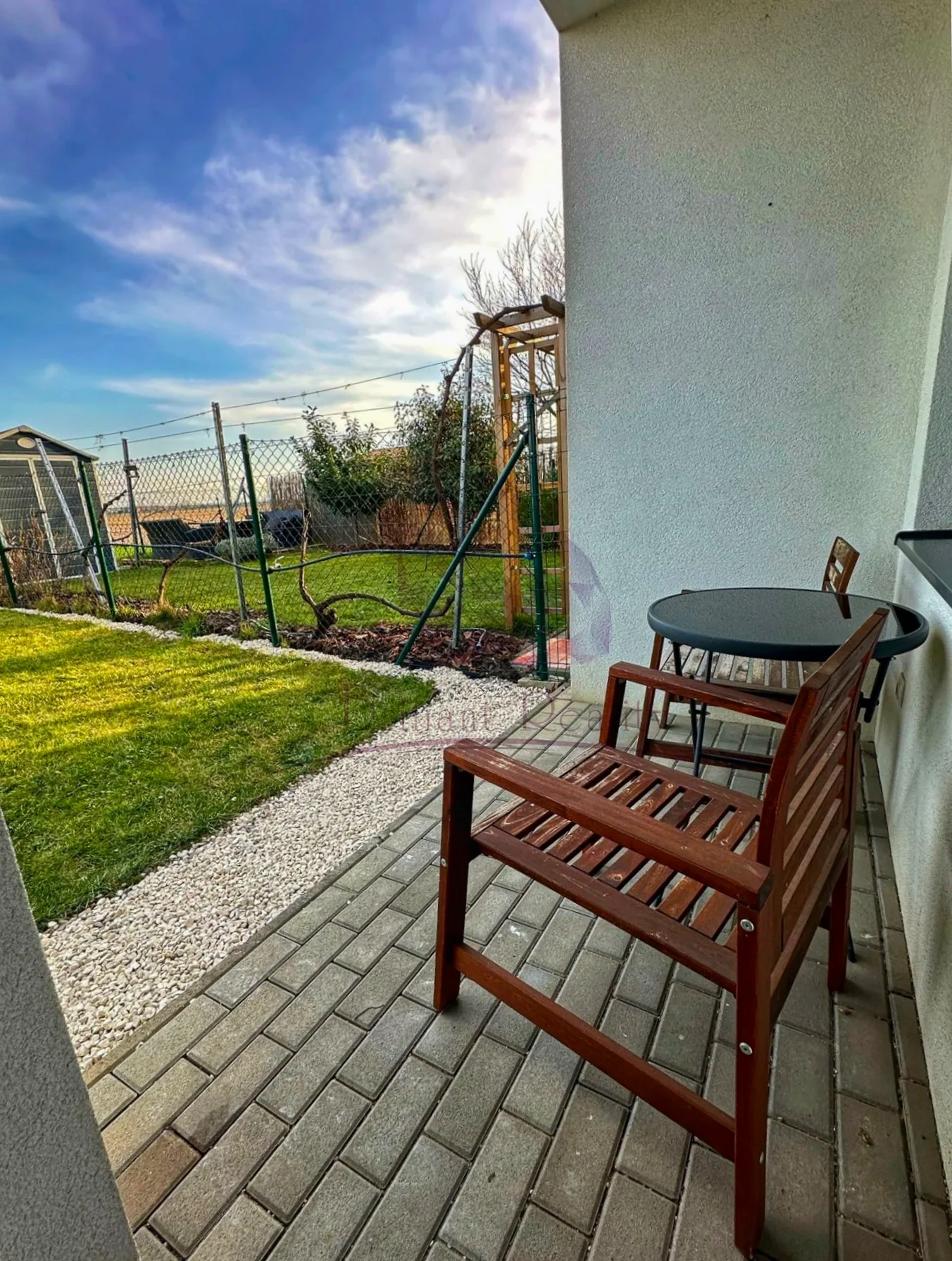 Moderný 1,5-izbový byt s parkovacím miestom - foto 8
