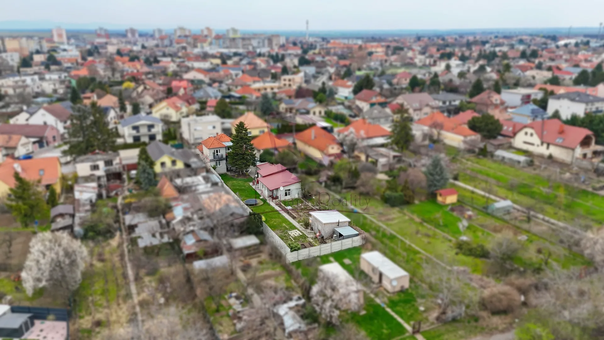 Na predaj priestranný 6-izbový rodinný dom situovaný vo vyhľadávanej lokalite mesta Senec - foto 21