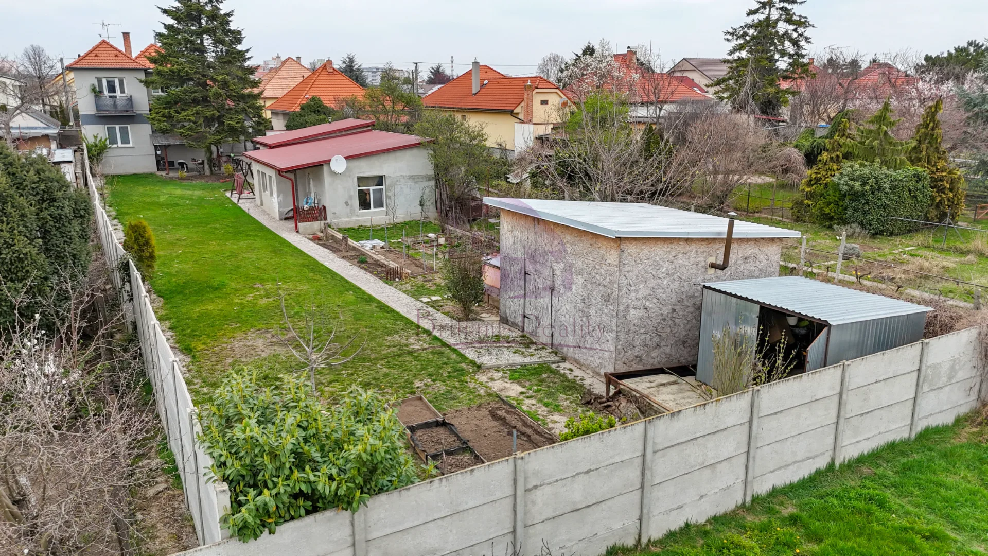 Na predaj priestranný 6-izbový rodinný dom situovaný vo vyhľadávanej lokalite mesta Senec - foto 23