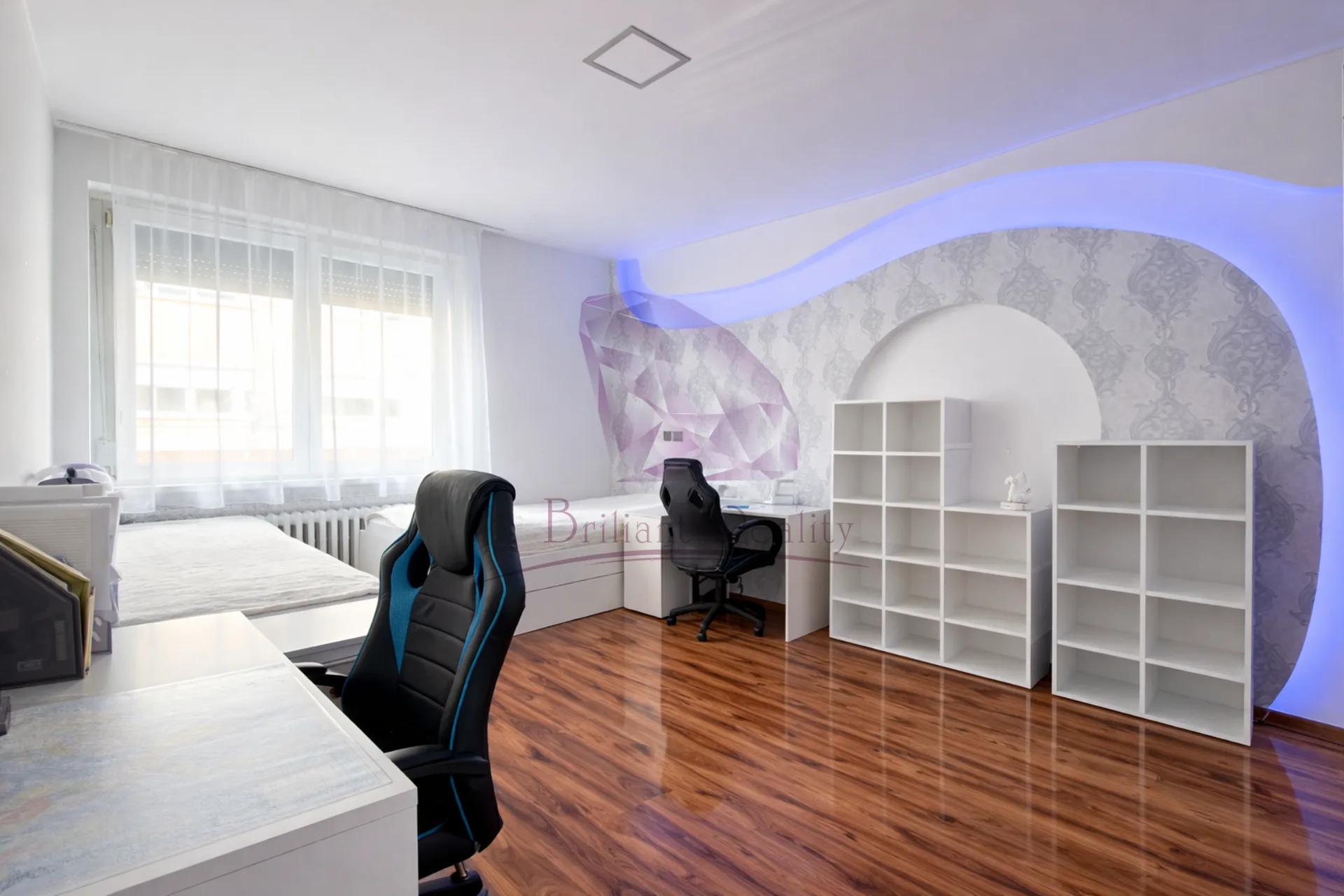 Na predaj priestranný 6-izbový rodinný dom situovaný vo vyhľadávanej lokalite mesta Senec - foto 9