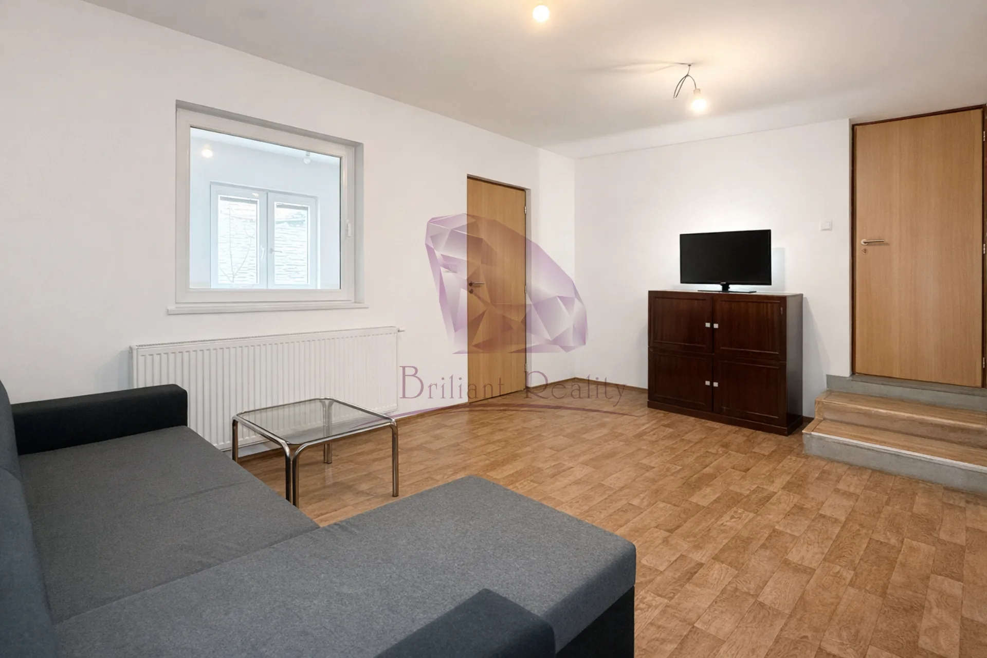 Na predaj priestranný 6-izbový rodinný dom situovaný vo vyhľadávanej lokalite mesta Senec - foto 14