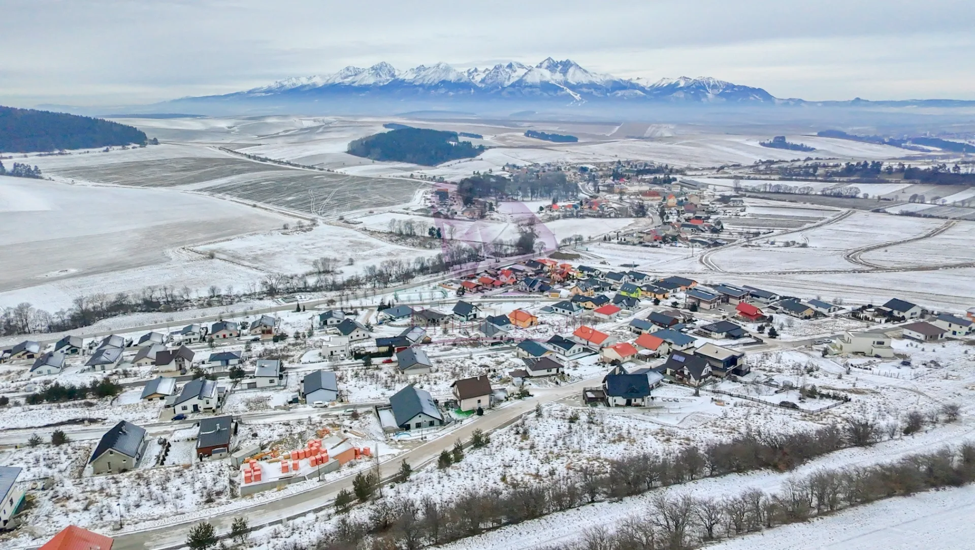 Na predaj slnečný pozemok v obci Vlková s výhľadom na Vysoké Tatry - foto 4