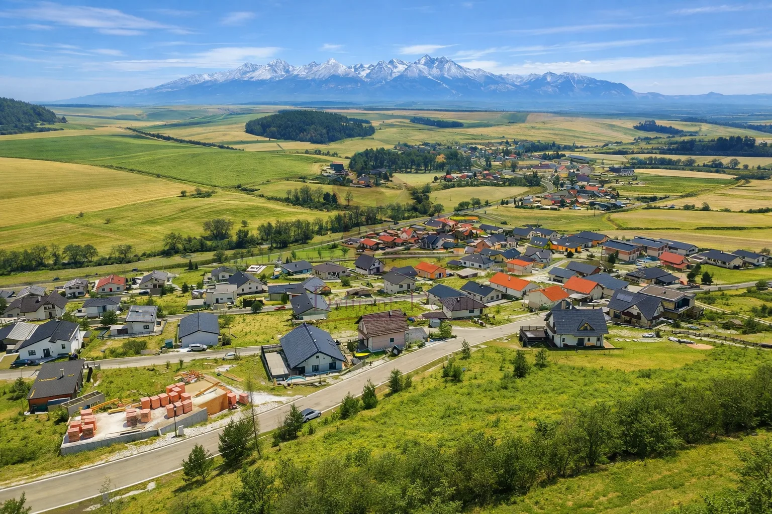 Na predaj slnečný pozemok v obci Vlková s výhľadom na Vysoké Tatry - foto 3