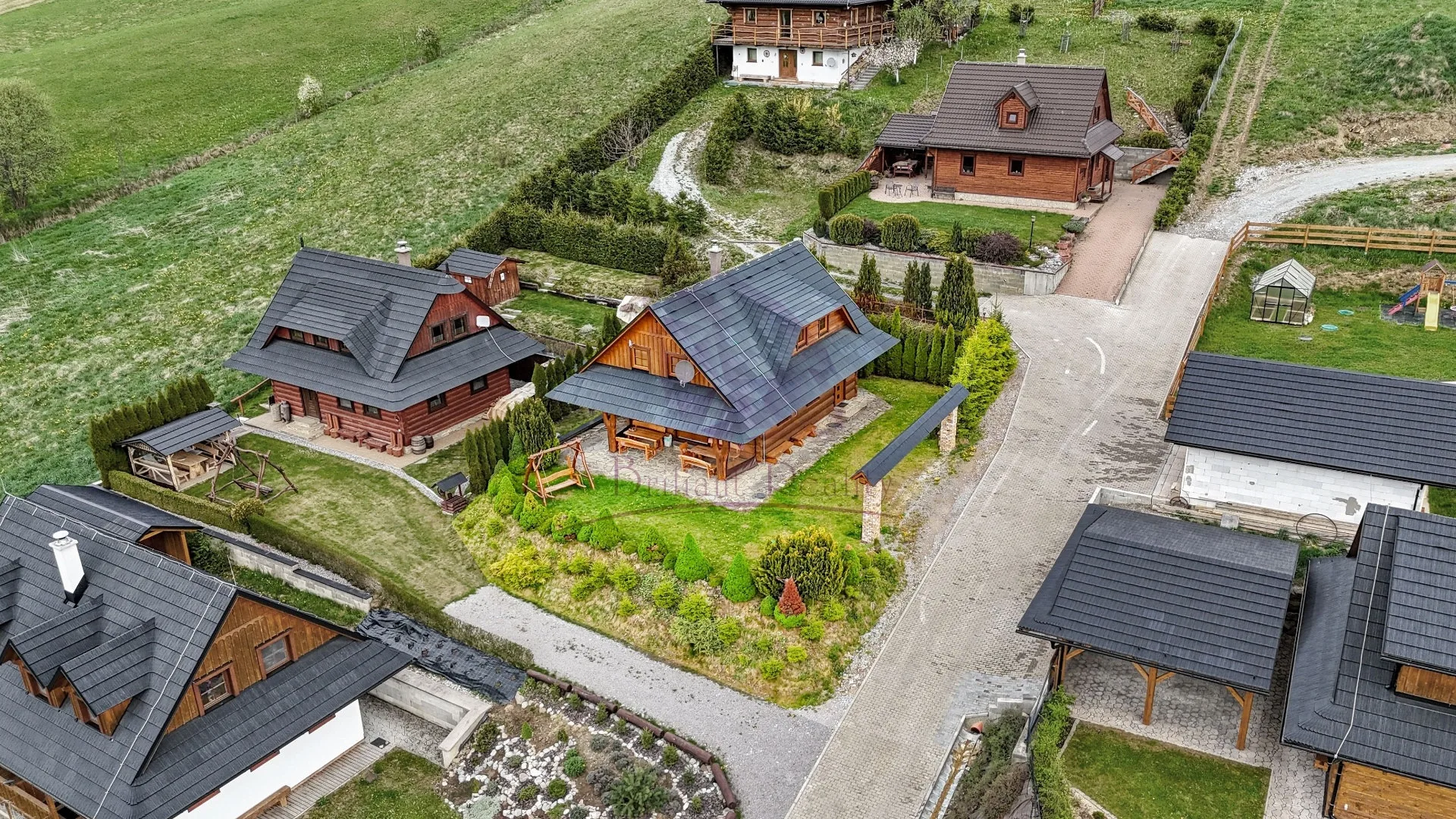Predaj 4 izbového rodinného domu v Zázrivej - ideálny aj ako víkendové sídlo či rekreačná chata - foto 2