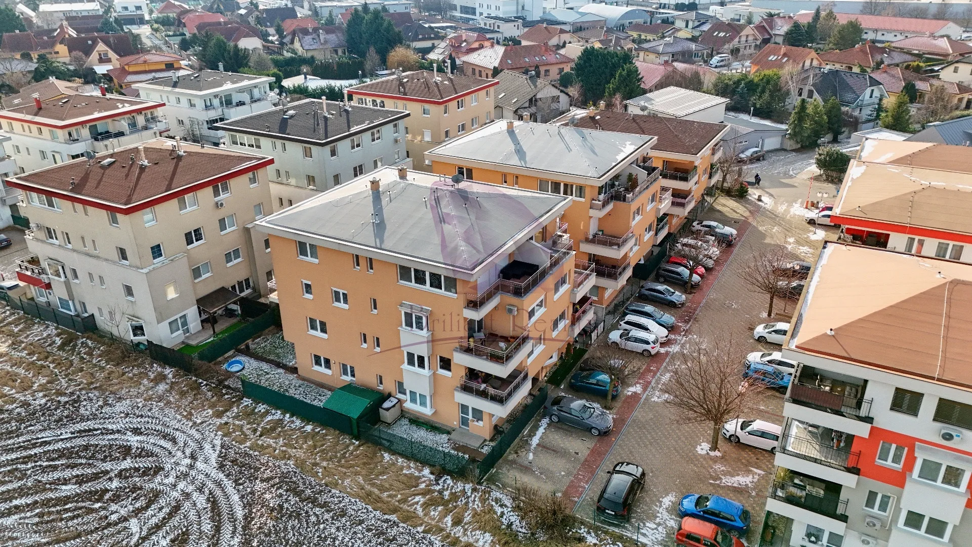 Veľkorysý trojizbový byt s krásnou terasou - foto 3