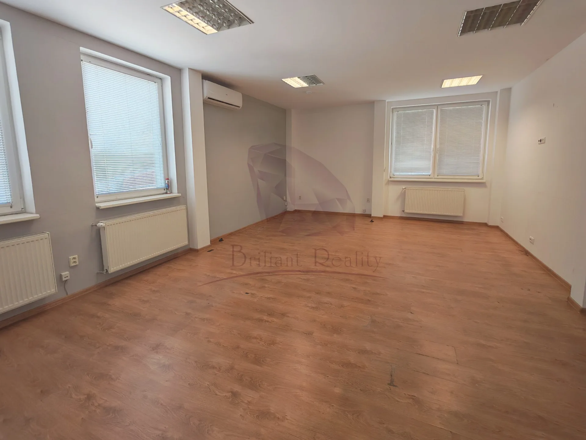 Logistický park na predaj - foto 8