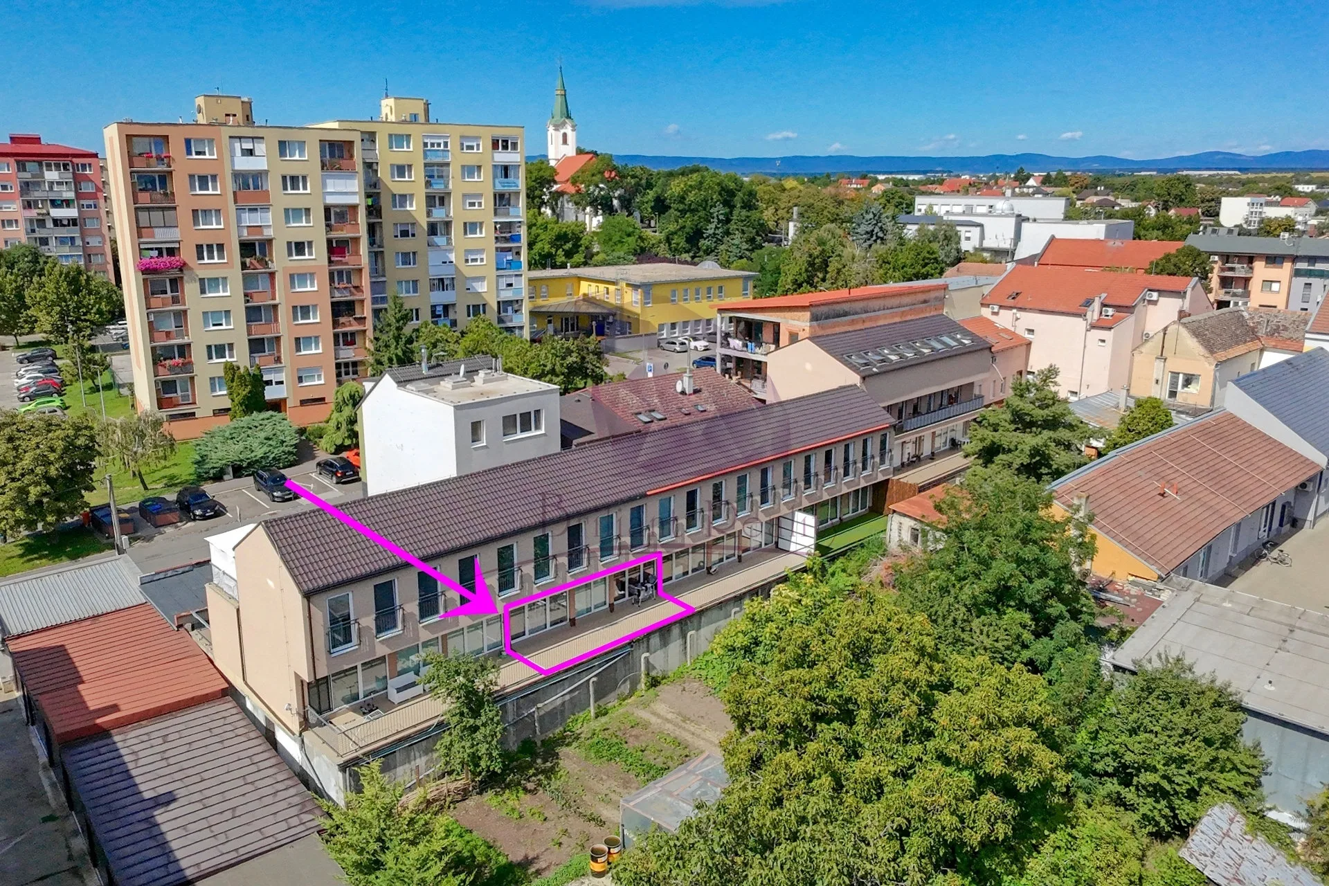 Na predaj 3 izbový byt v centre mesta Senec - foto 2