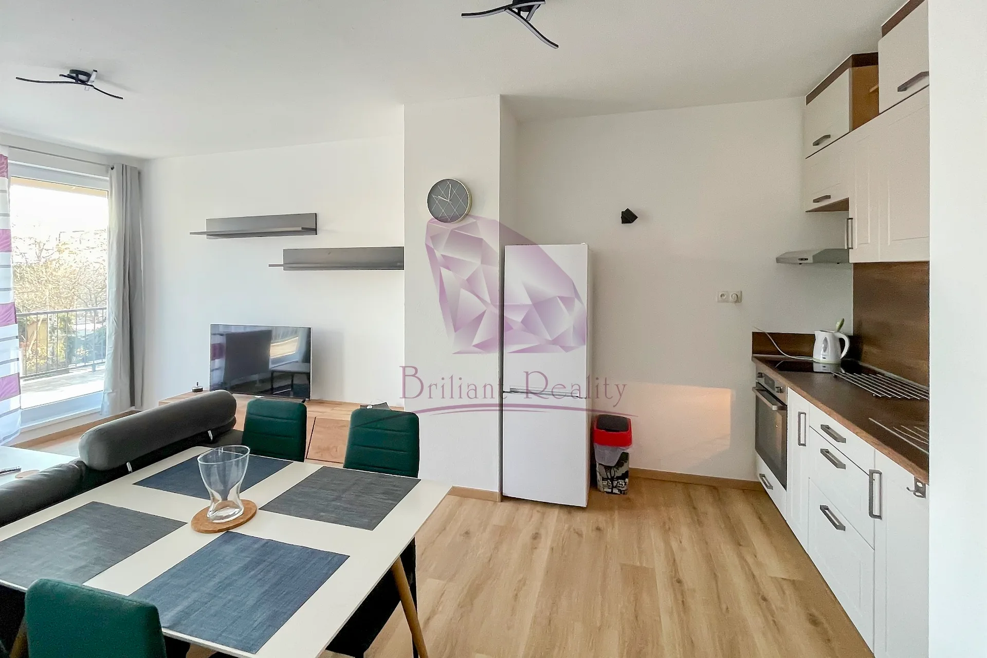 Na predaj 3 izbový byt v centre mesta Senec - foto 8