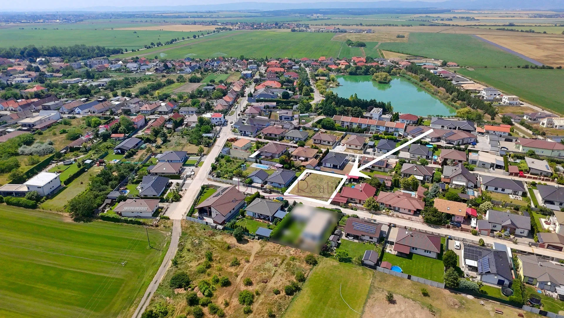 Skvelý pozemok so stavebným povolením a projektom v obci Reca - foto 3