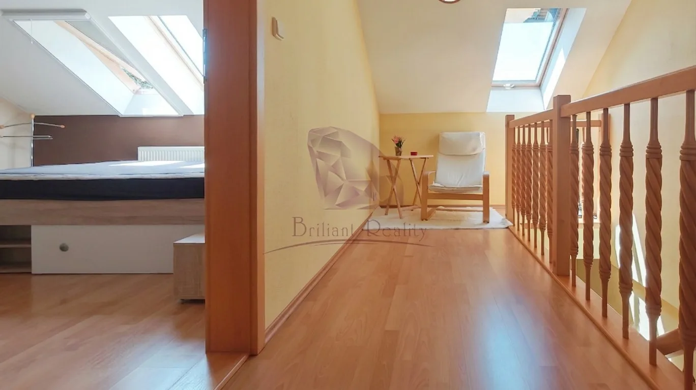 7-izbový rodinný dom s čarovnou záhradou a samostatným apartmánom v srdci Bernolákova - foto 15