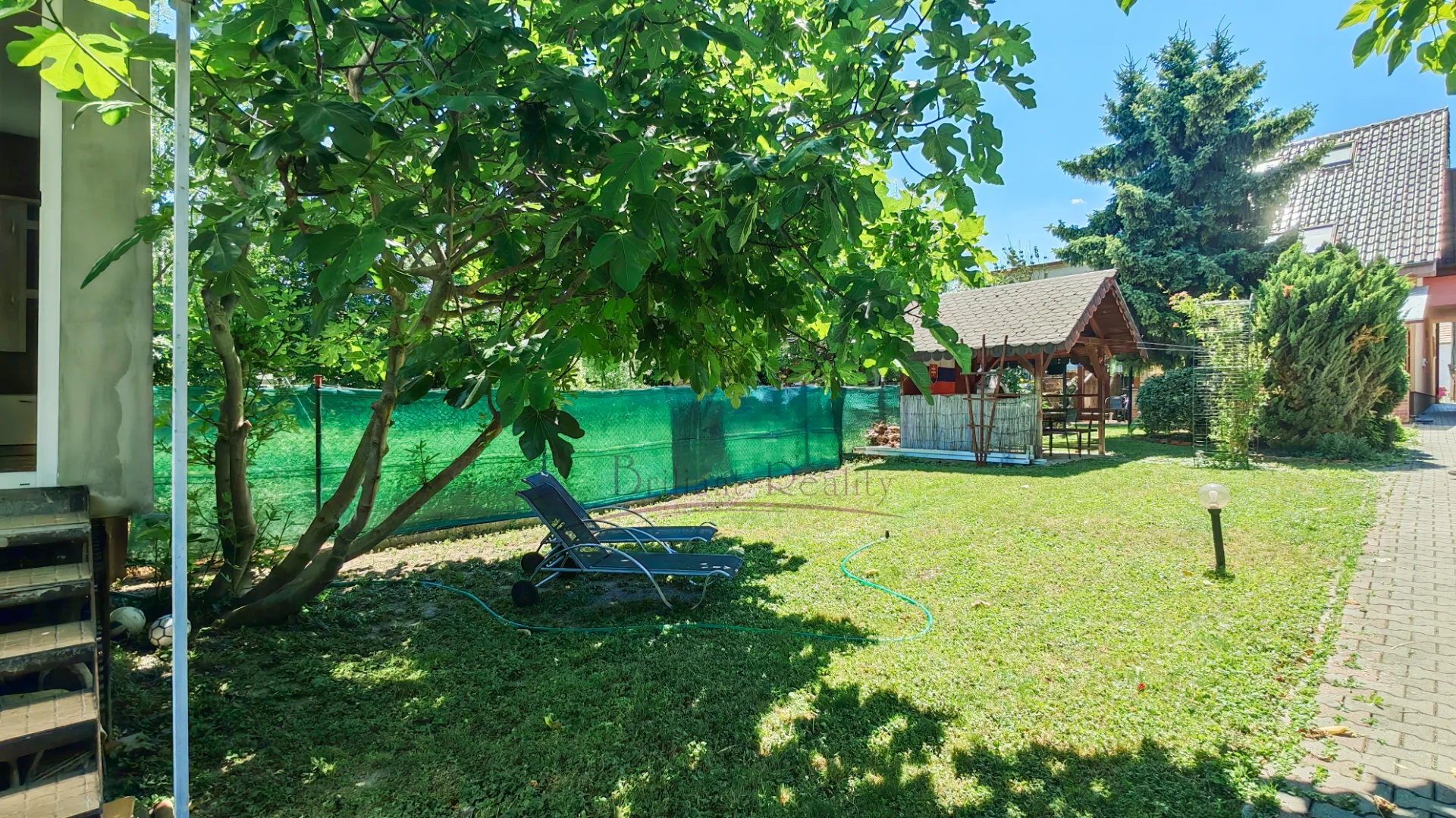 7-izbový rodinný dom s čarovnou záhradou a samostatným apartmánom v srdci Bernolákova - foto 28