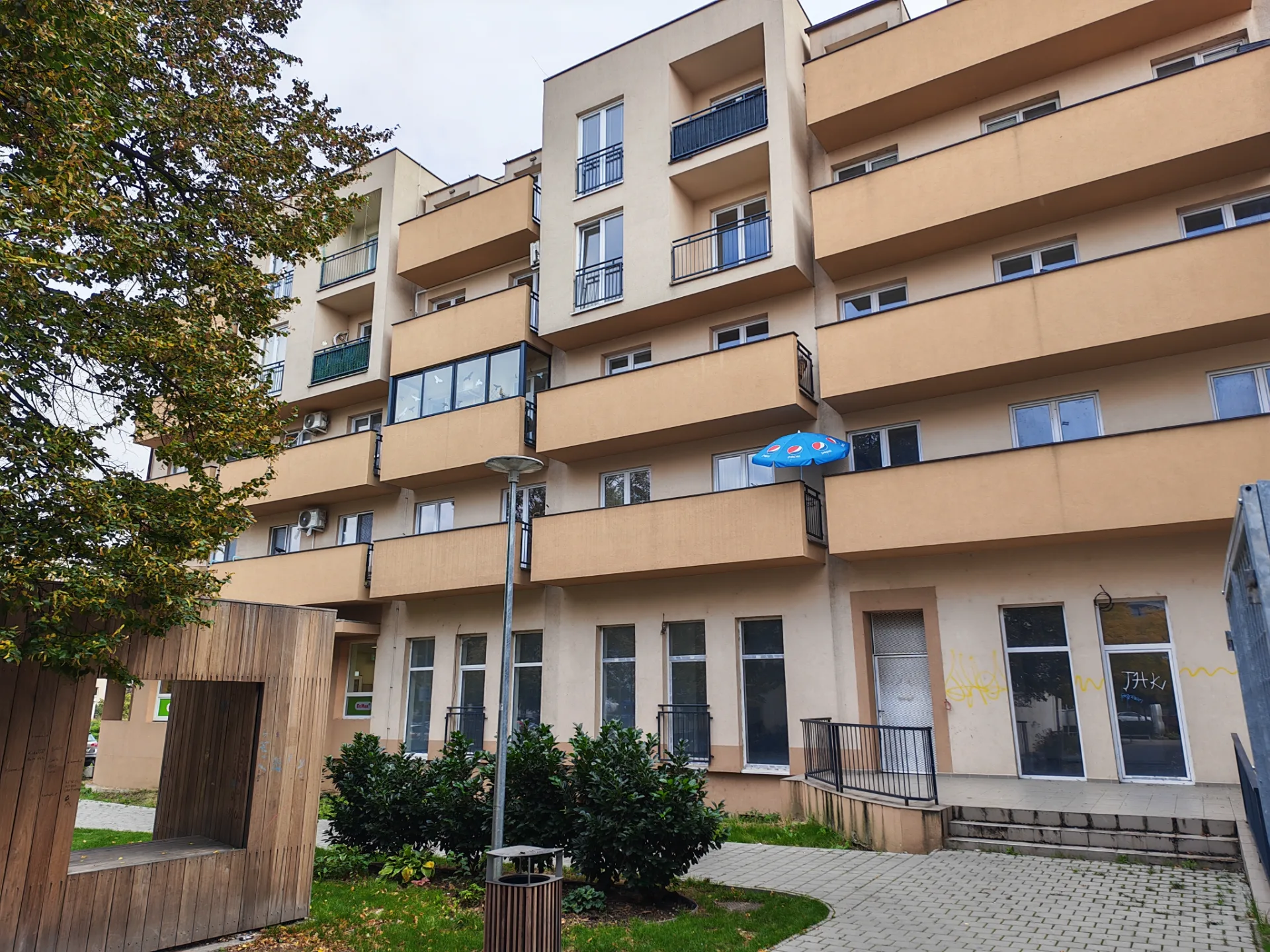 Trojizbový byt v štandarde v centre Senca - foto 3