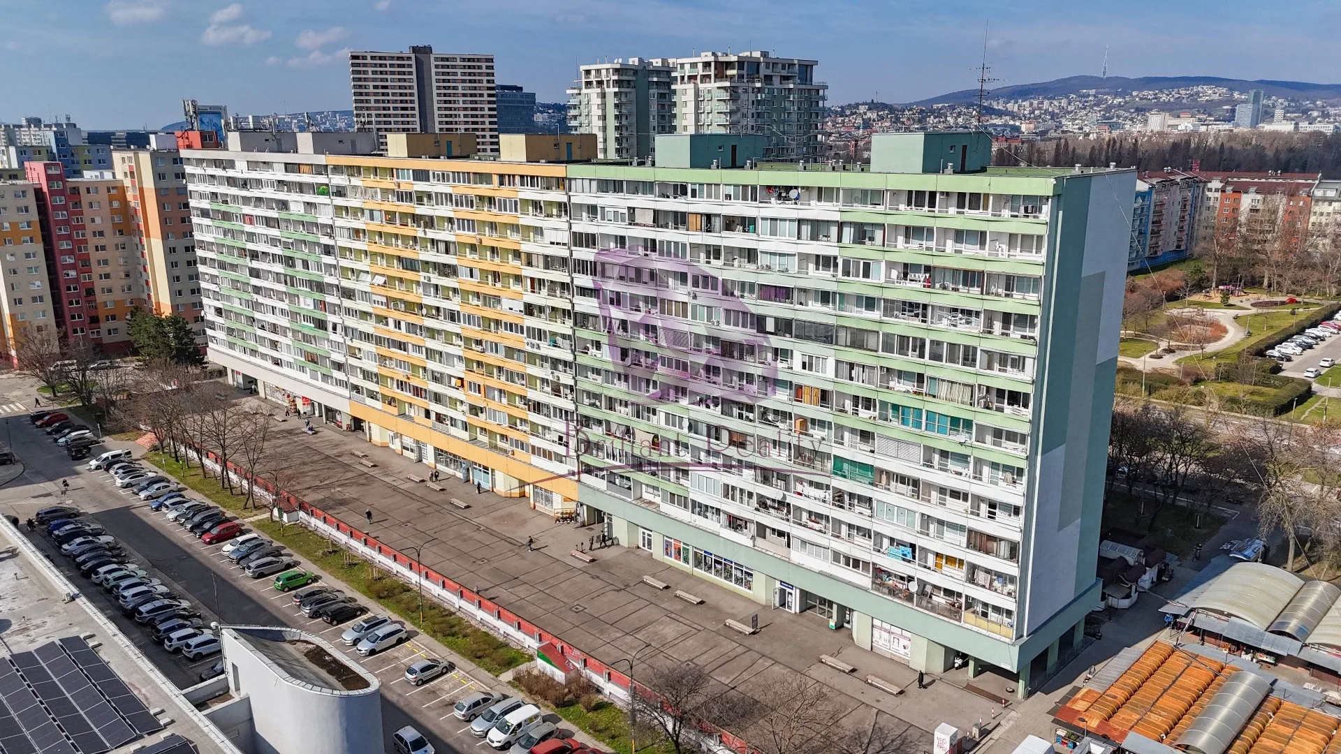 Slnečná dvojgarsónka na Mlynarovičovej ulici – začiatok Petržalky - foto 2