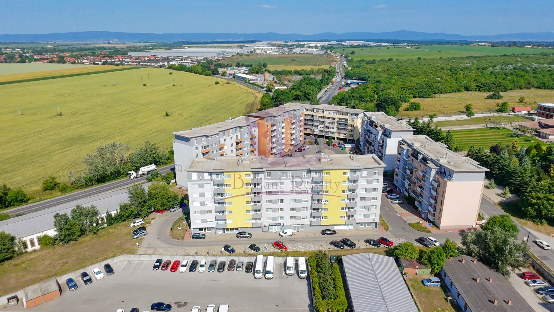 Priestranný 1-izbový byt so samostatnou kuchyňou | kompletne zariadený | Senec - foto 1