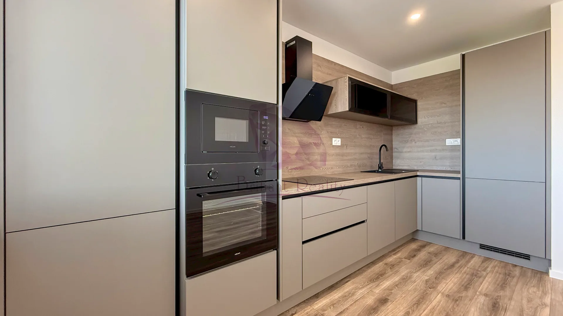 Moderný veľkometrážny 2 izbový byt v centre Senca - foto 4