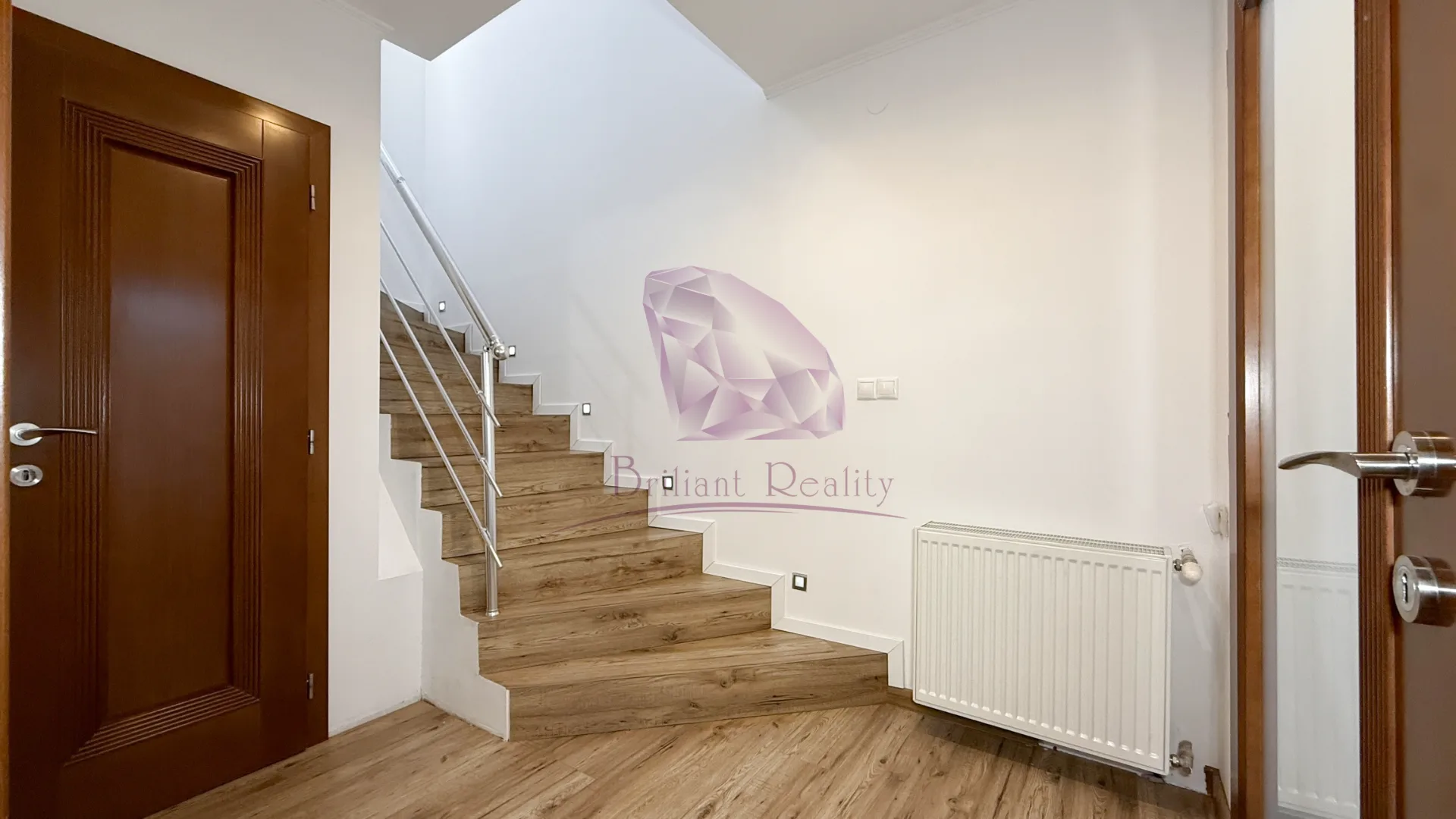 4-izbový rodinný dom v Novej Dedinke s garážou, terasou a pozemkom 322 m² - foto 3