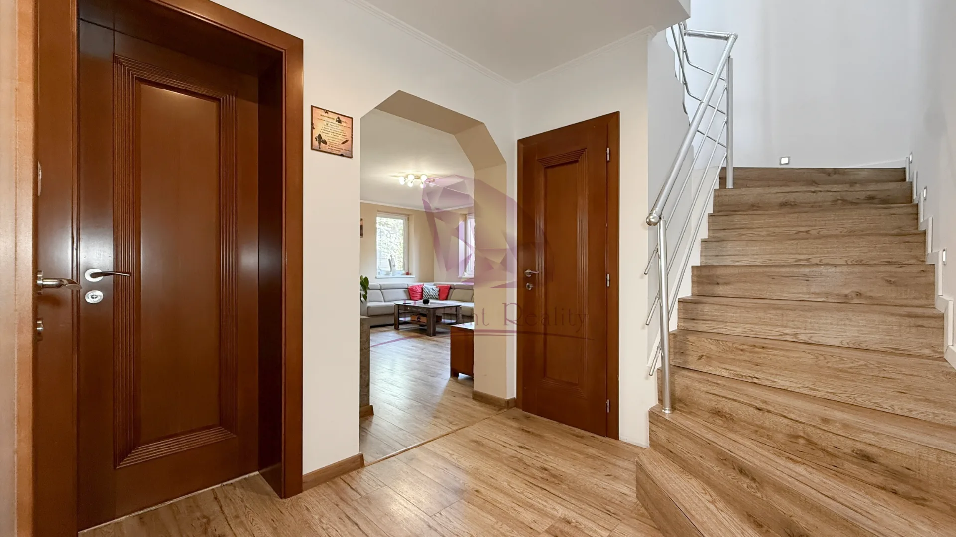 4-izbový rodinný dom v Novej Dedinke s garážou, terasou a pozemkom 322 m² - foto 4