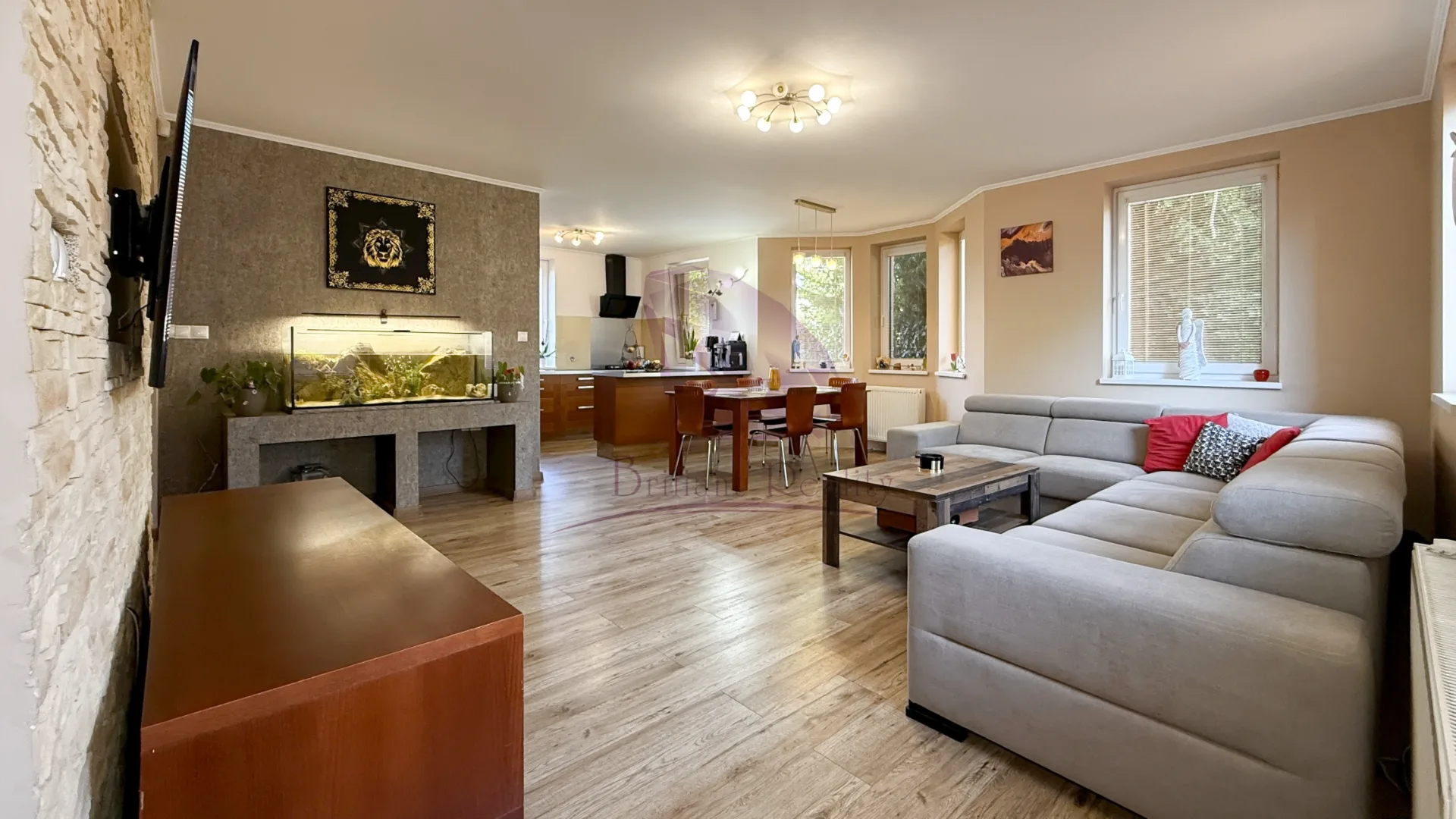 4-izbový rodinný dom v Novej Dedinke s garážou, terasou a pozemkom 322 m² - foto 8