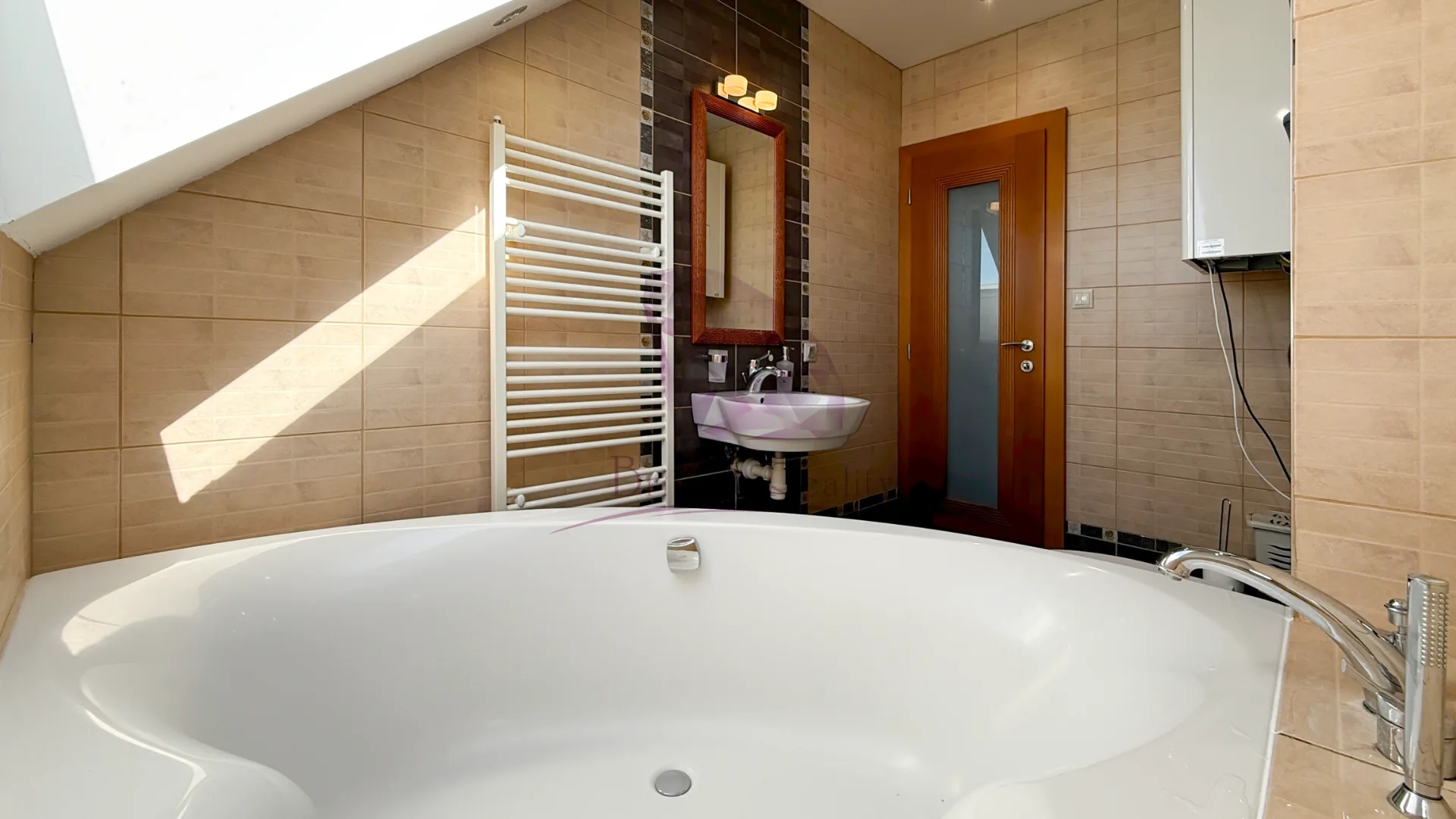 4-izbový rodinný dom v Novej Dedinke s garážou, terasou a pozemkom 322 m² - foto 13