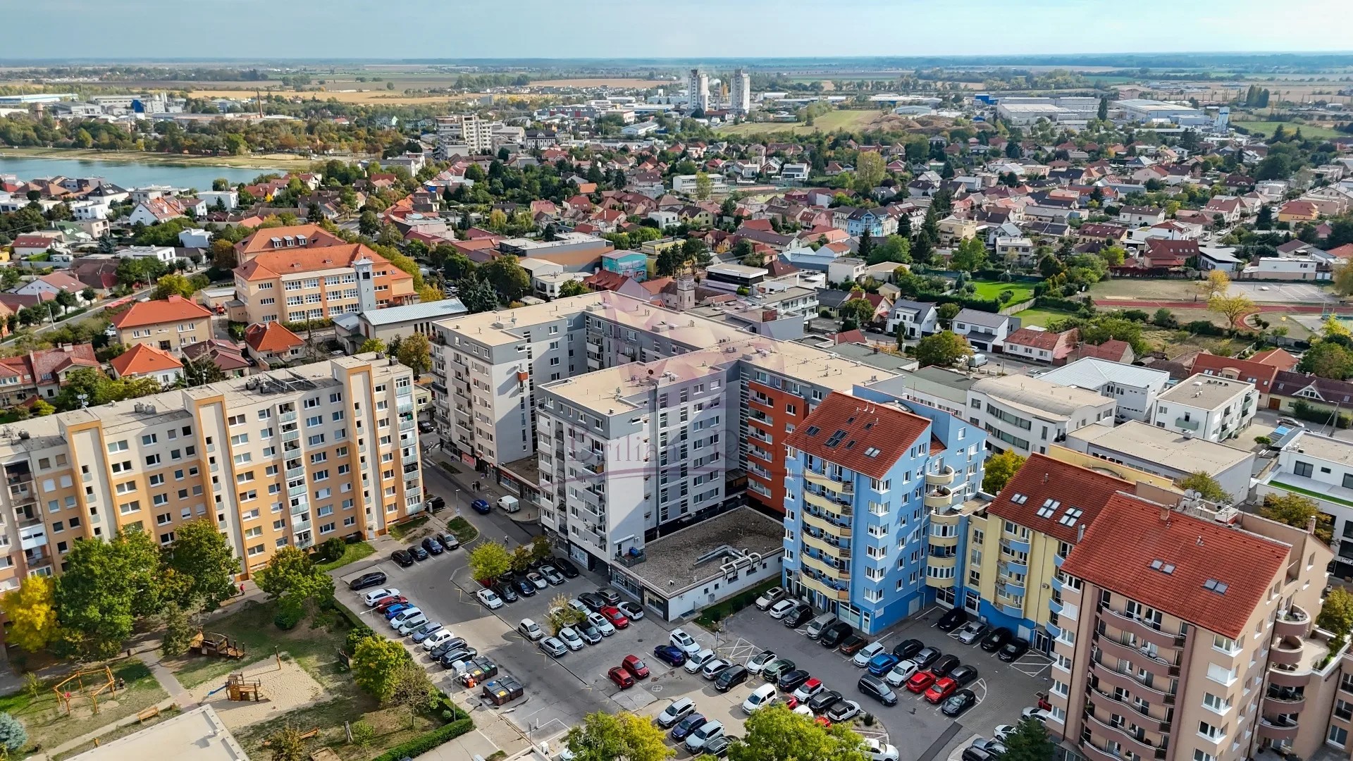 Na predaj nebytový priestor v centre Senca - foto 1